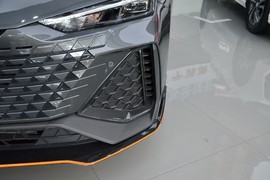 2024款长安UNI-V