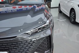 2024款长安UNI-V
