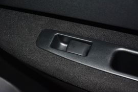 2012款日产逍客2.0XL火CVT两驱