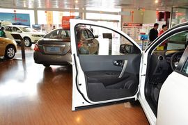 2012款日产逍客2.0XL火CVT两驱