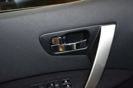 2012款日产逍客2.0XL火CVT两驱