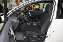 2012款日产逍客2.0XL火CVT两驱