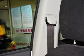 2012款日产逍客2.0XL火CVT两驱