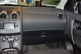 2012款日产逍客2.0XL火CVT两驱