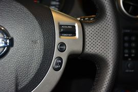 2012款日产逍客2.0XL火CVT两驱
