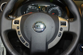 2012款日产逍客2.0XL火CVT两驱