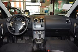 2012款日产逍客2.0XL火CVT两驱
