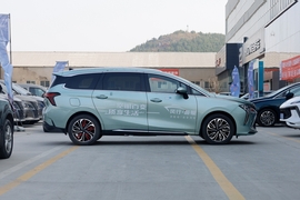 2023款东风风行游艇