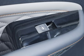 2023款东风风行游艇