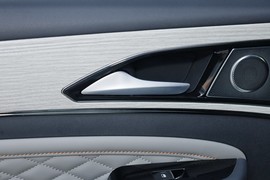 2023款东风风行游艇