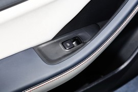 2024款比亚迪秦PLUS