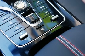 2024款比亚迪秦PLUS