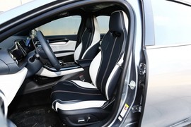 2024款比亚迪秦PLUS