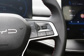 2024款比亚迪驱逐舰05