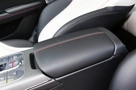 2024款比亚迪驱逐舰05