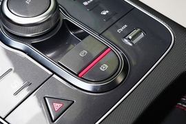 2024款比亚迪驱逐舰05