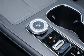 2025款奇瑞瑞虎8