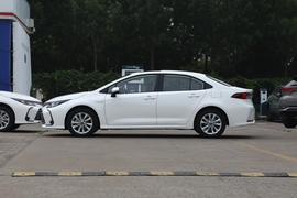 2024款丰田卡罗拉双擎