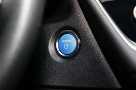 2024款丰田卡罗拉双擎