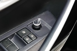 2024款丰田卡罗拉双擎