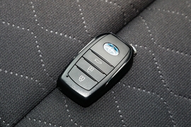 2024款丰田卡罗拉双擎