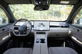 2025款奇瑞瑞虎8