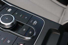 2024款比亚迪驱逐舰05