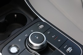 2024款比亚迪驱逐舰05