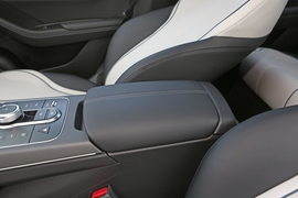 2024款比亚迪驱逐舰05