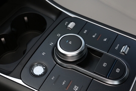 2024款比亚迪驱逐舰05