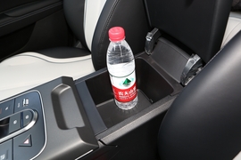 2024款比亚迪驱逐舰05