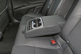 2024款丰田凯美瑞