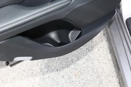 2024款丰田凯美瑞