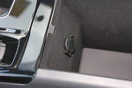 2024款丰田凯美瑞