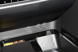 2024款丰田凯美瑞