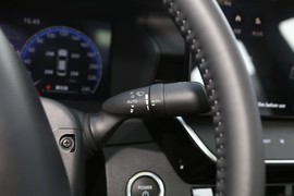 2024款丰田凯美瑞