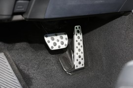 2024款丰田凯美瑞