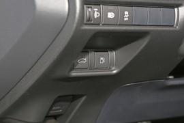 2024款丰田凯美瑞