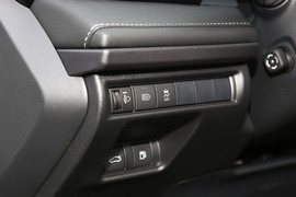 2024款丰田凯美瑞