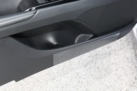 2024款丰田凯美瑞