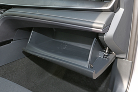 2024款丰田凯美瑞