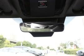 2024款丰田凯美瑞