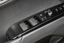 2024款丰田凯美瑞