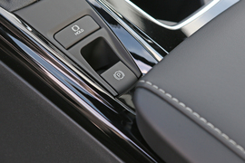 2024款丰田凯美瑞