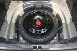 2024款丰田凯美瑞