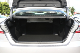 2024款丰田凯美瑞