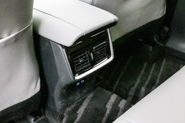 2024款丰田凌放HARRIER