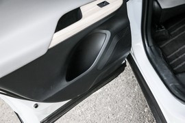 2024款丰田凌放HARRIER