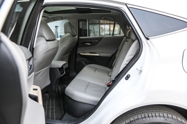 2024款丰田凌放HARRIER