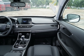 2025款奇瑞瑞虎8